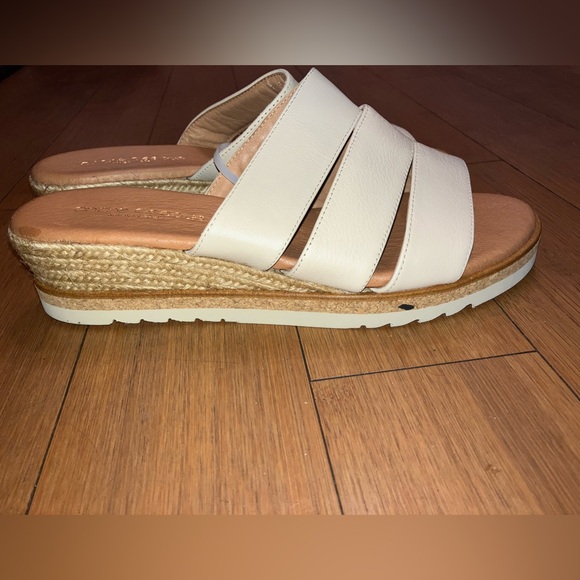 andre assous gwenn wedges sandals - Picture 2 of 5